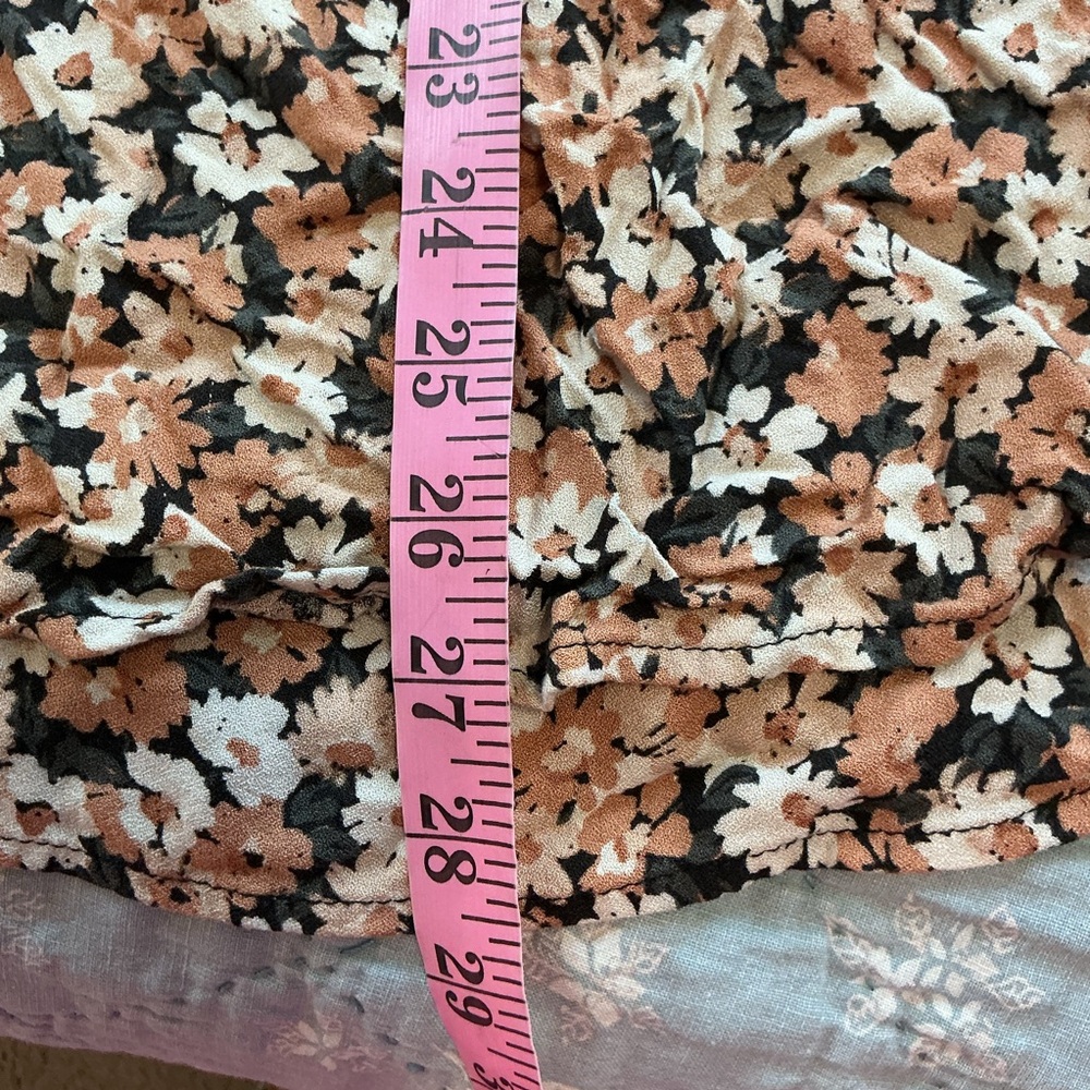 NWOT Urban Romantics Black Pink Floral Wrap Skirt Size Small - Picture 8 of 10